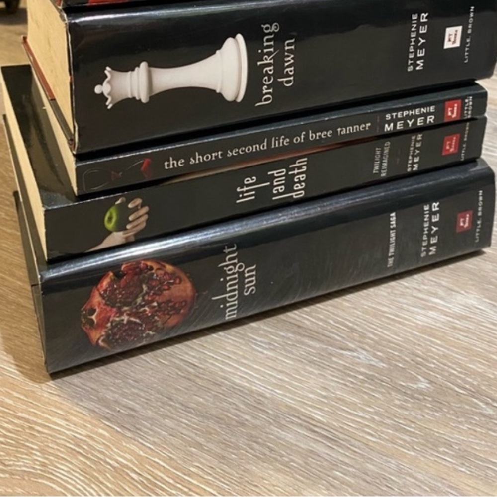 Midnight Sun & Life and Death Bundle Only